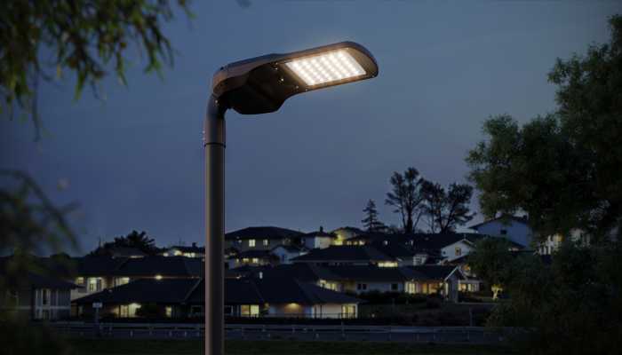 Kingston Streetlight_Outdoor lifestyle_Cu